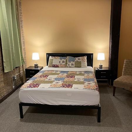 Hotel Bnb 2 Чикаго Екстериор снимка