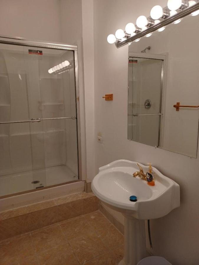 Hotel Bnb 2 Чикаго Екстериор снимка