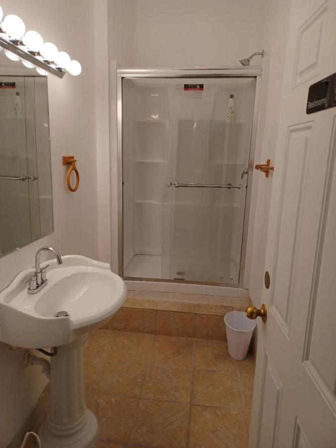 Hotel Bnb 2 Чикаго Екстериор снимка